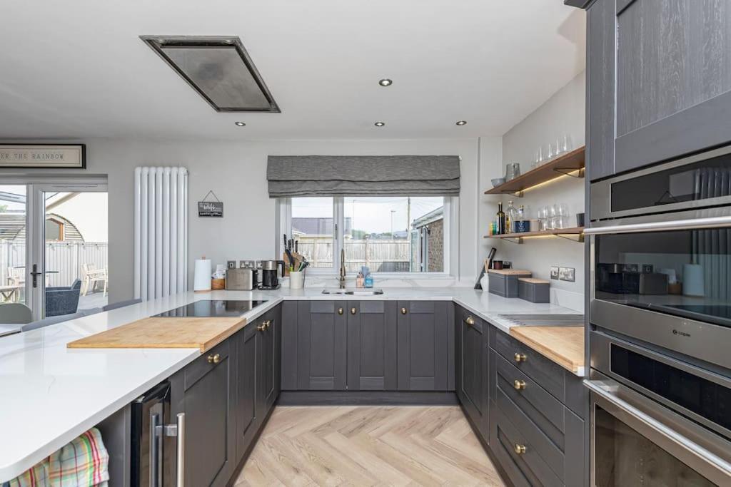 Family-Friendly Retreat Between Beach & Mountains Tremadog Exterior foto