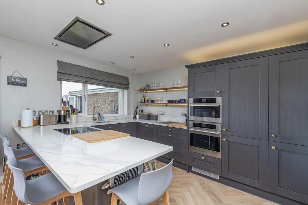 Family-Friendly Retreat Between Beach & Mountains Tremadog Exterior foto
